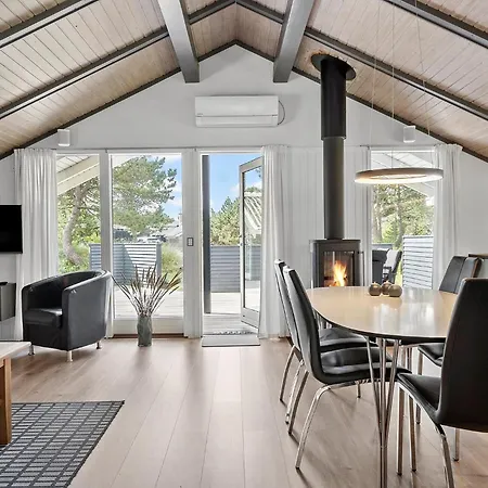 Amazing In Hvide Sande With Wifi Casa vacanze Bjerregård